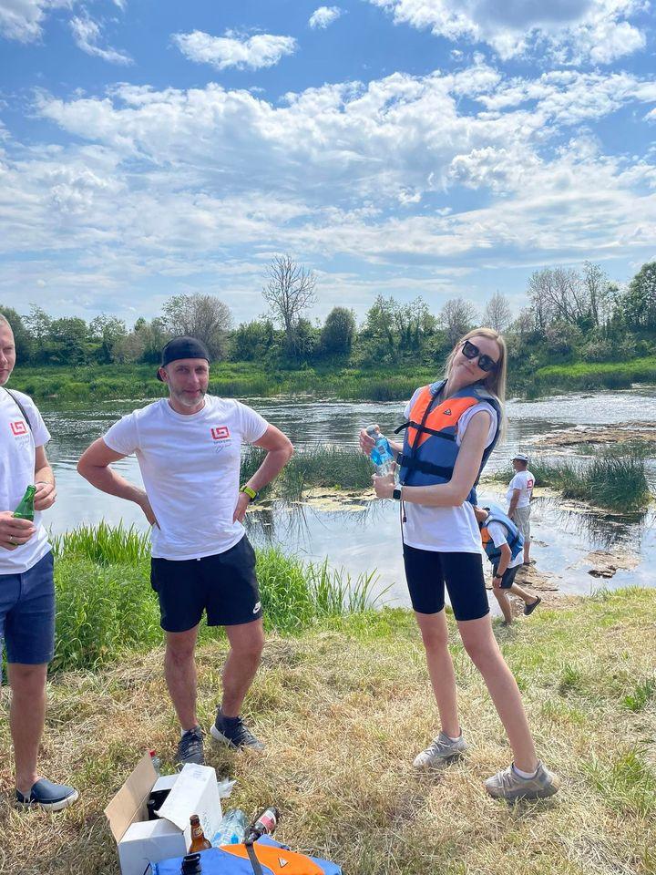 Vakar jautrā noskaņā Brikers komanda ieskandināja Līgo svētkus, sacenšoties sporta spēlēs un dodoties laivu…